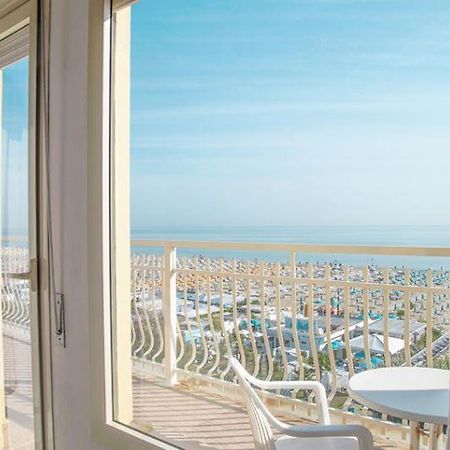 Hotel Buenos Aires Cervia Bagian luar foto