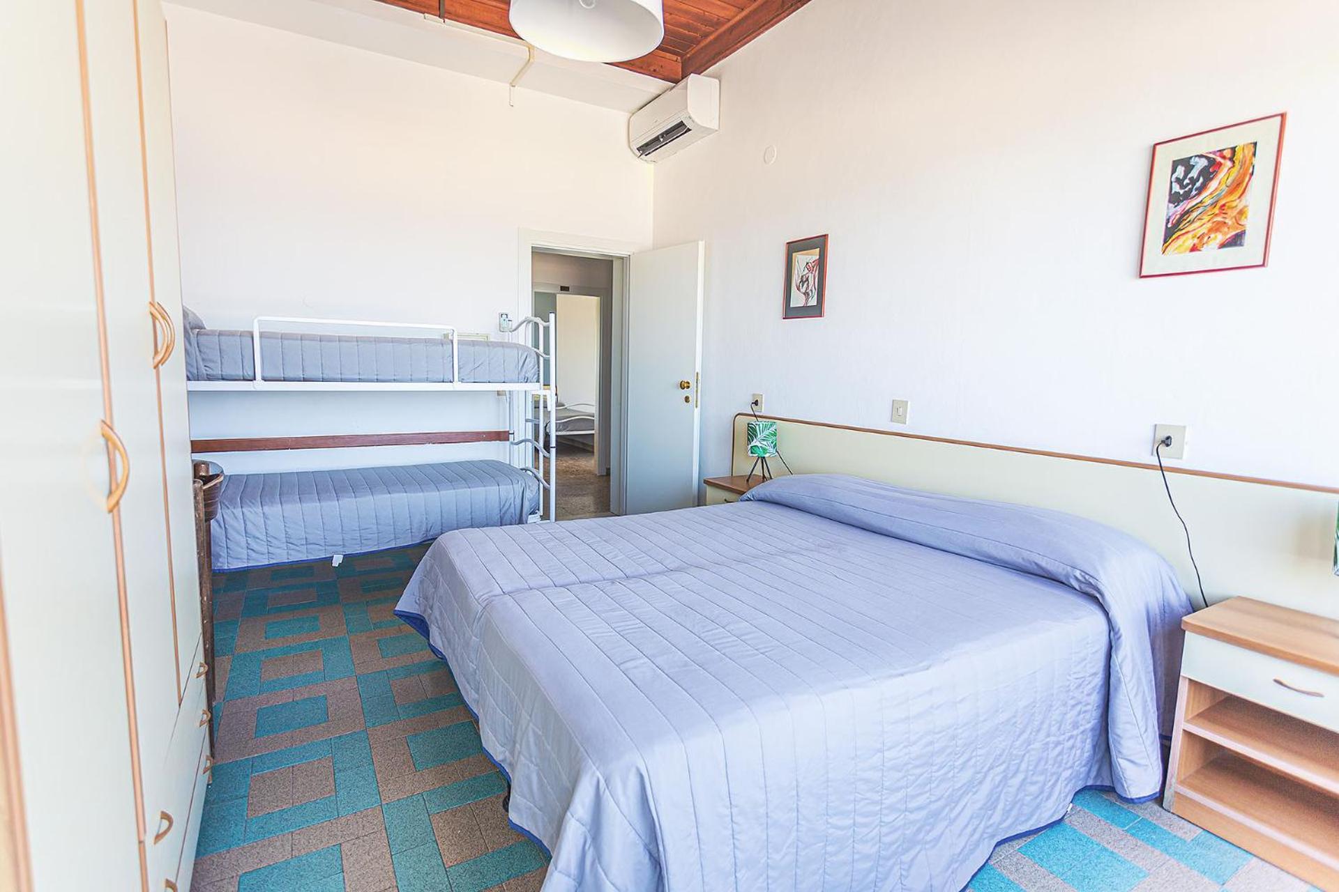 Hotel Buenos Aires Cervia Bagian luar foto