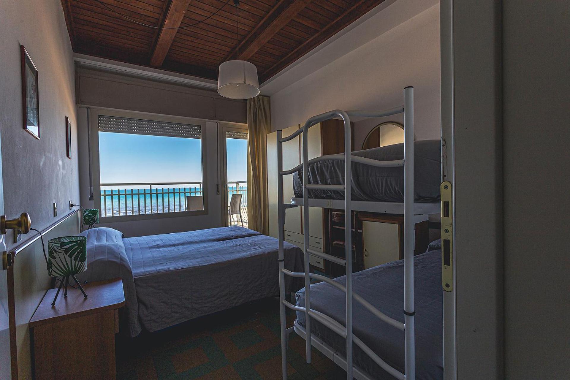 Hotel Buenos Aires Cervia Bagian luar foto